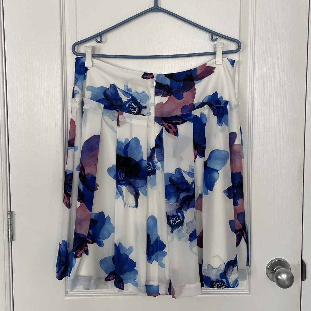 Butterfly chiffon knee length flouncy skirt - Size 10